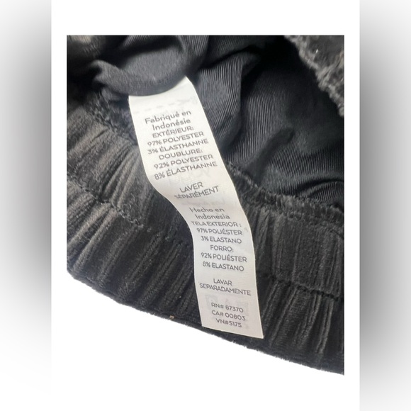 ALO Yoga Glimmer Scoop Neck Bra - Picture 7 of 7